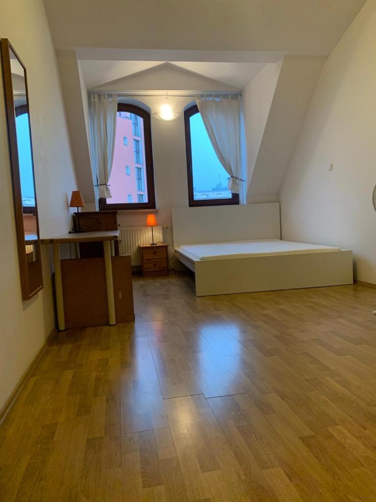 Spacious 2-Rooms Penthouse In Warsaw City Center Exterior foto